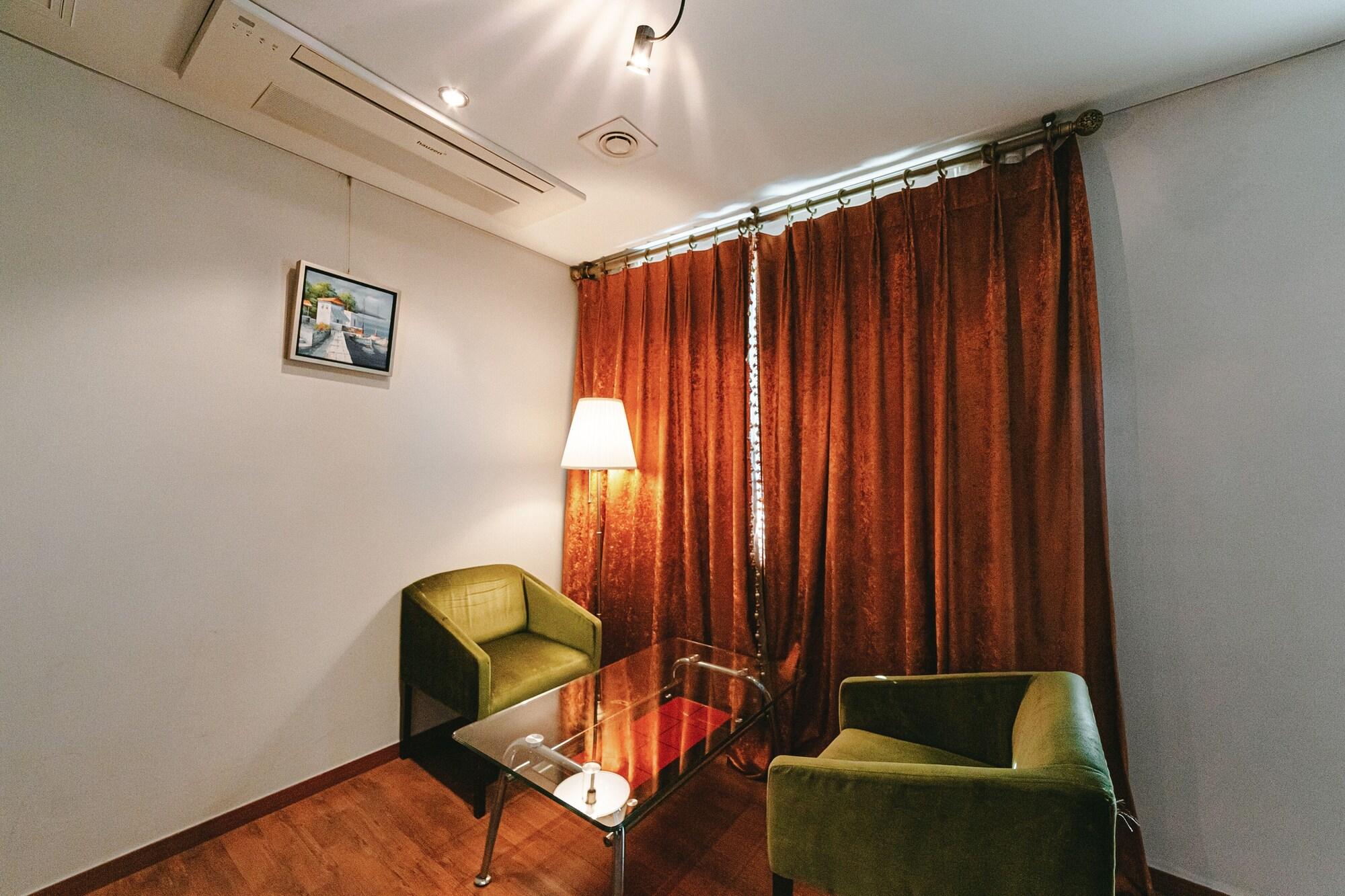 Gallery Tourist Hotel Tongyeong Exterior photo
