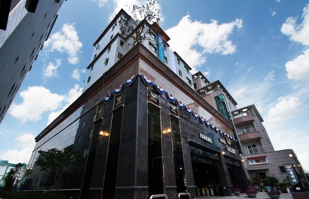 Gallery Tourist Hotel Tongyeong Exterior photo