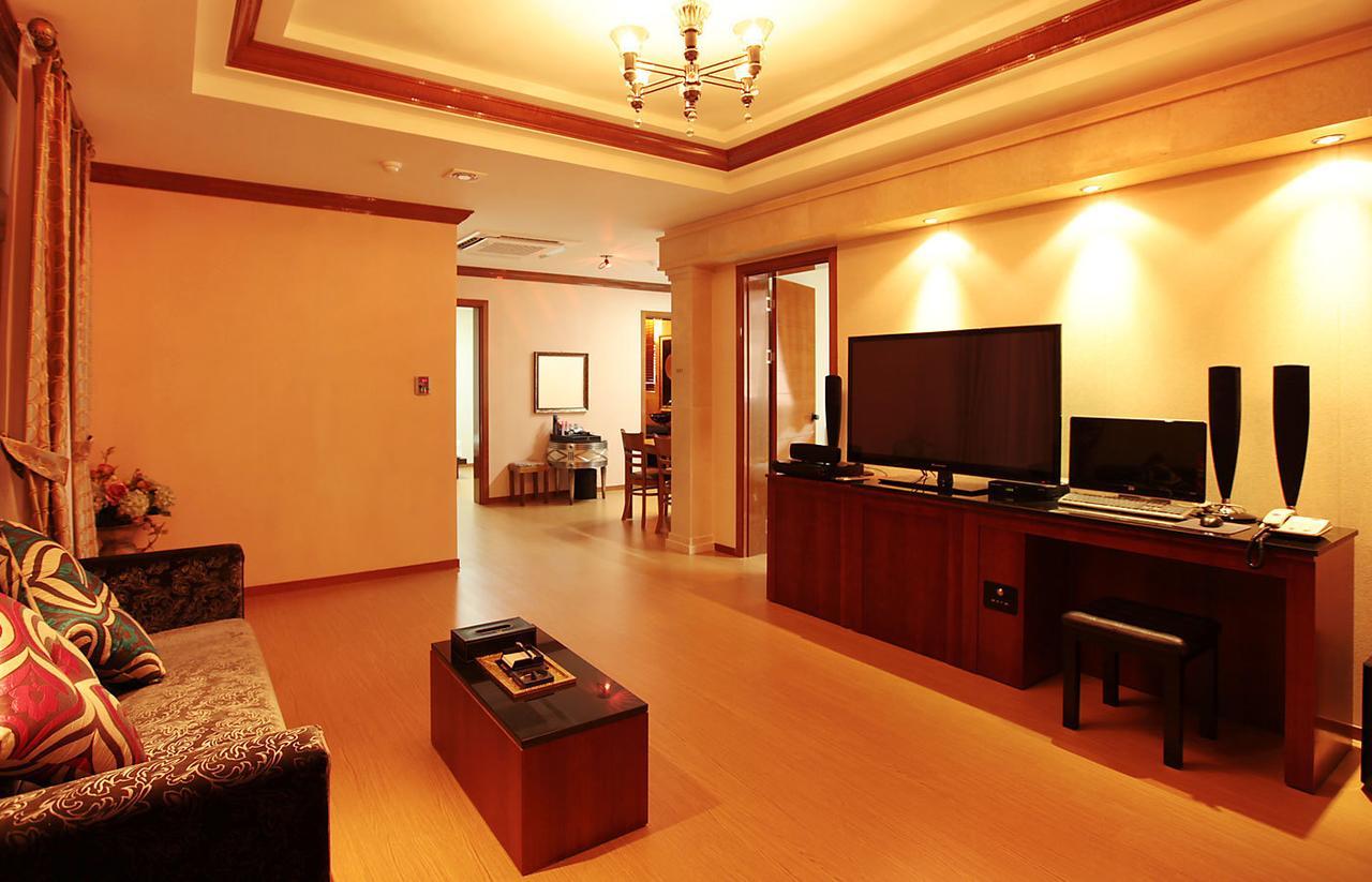 Gallery Tourist Hotel Tongyeong Exterior photo