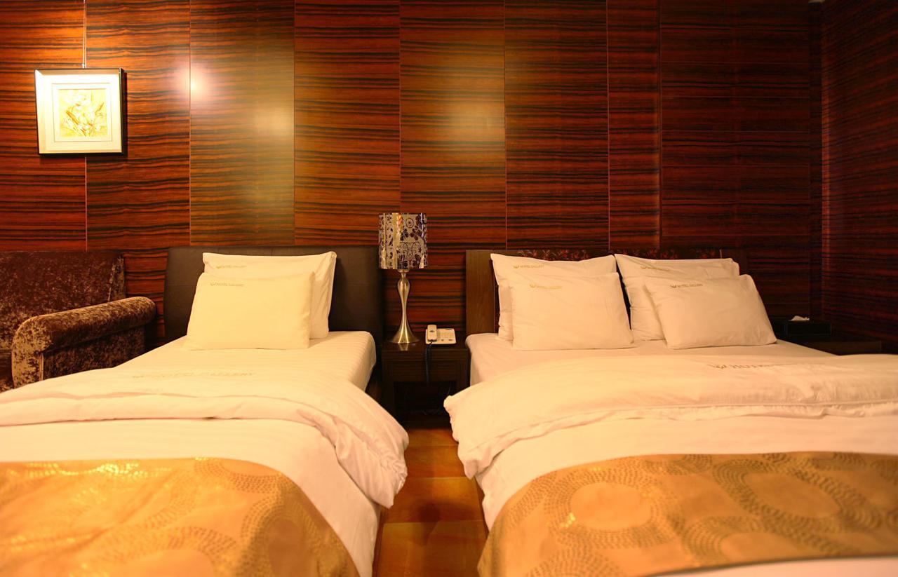 Gallery Tourist Hotel Tongyeong Exterior photo