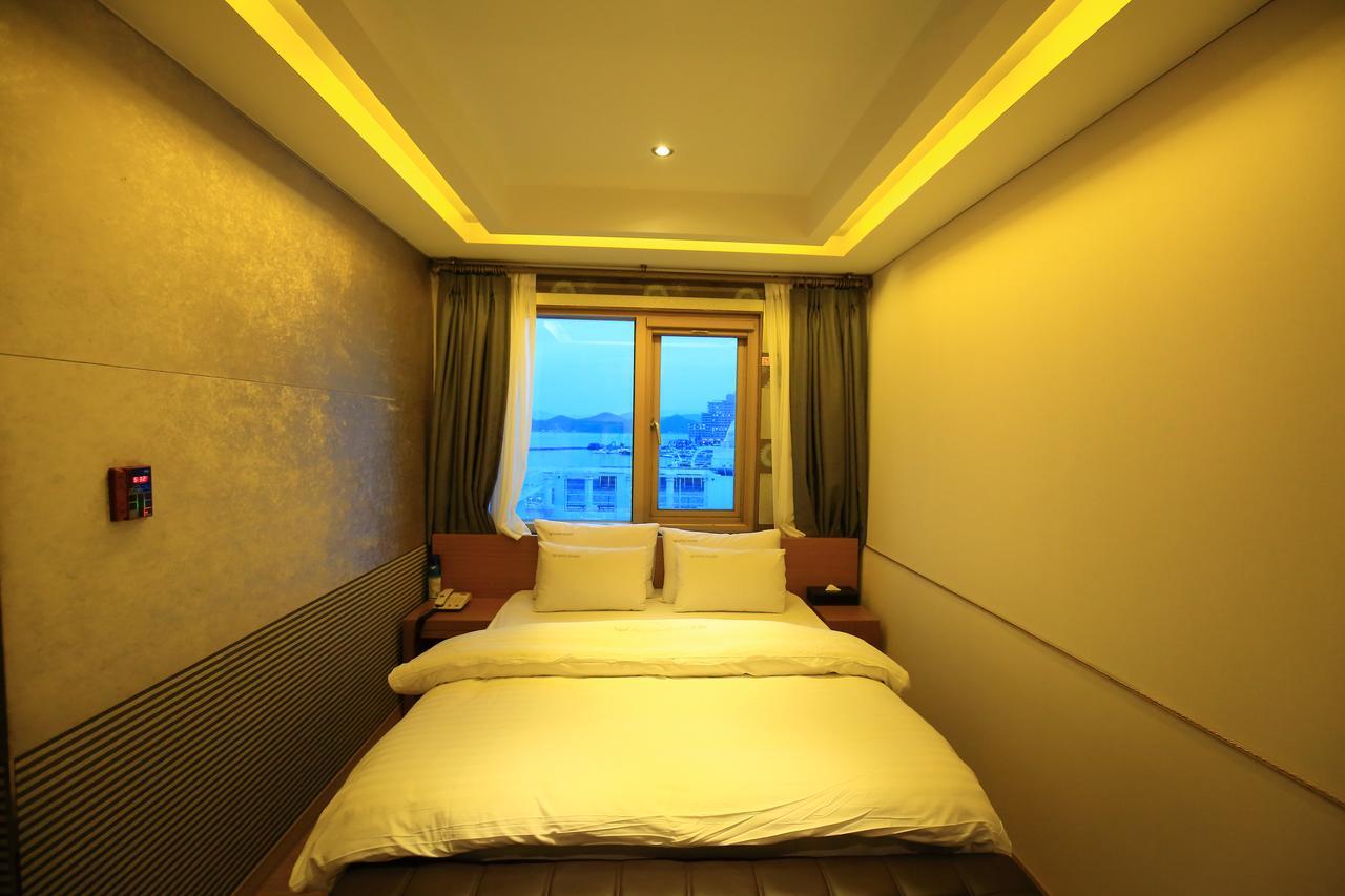 Gallery Tourist Hotel Tongyeong Exterior photo