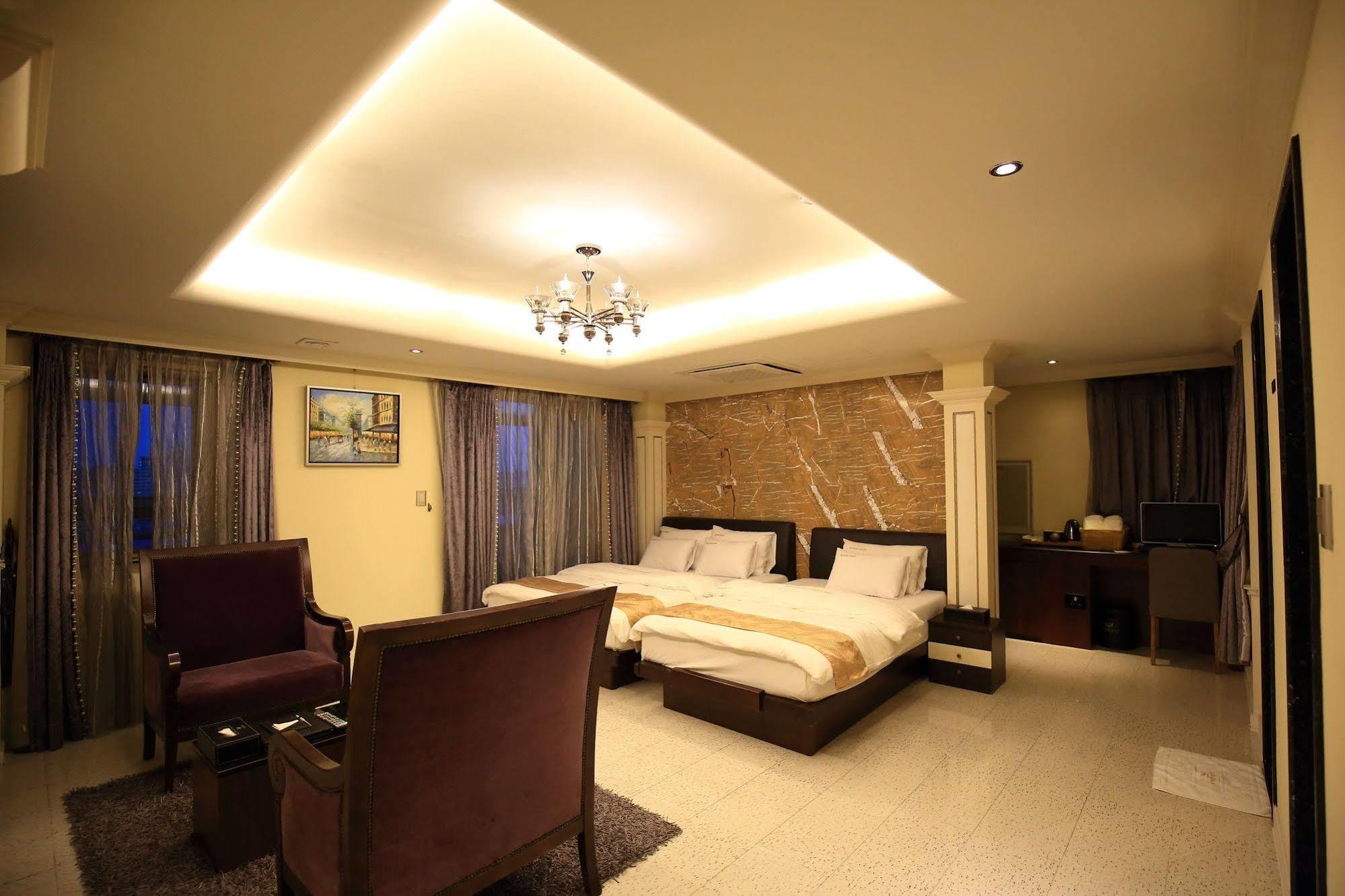 Gallery Tourist Hotel Tongyeong Exterior photo